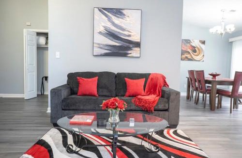 East Forest Villa | Cozy home, 10 minutes away from downtown