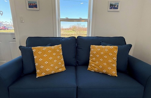 Petit-Etang House | Cozy home near National Park. Steps to the ocean and sunsets. Dog friendly!