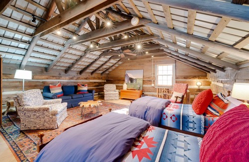 Cabarrus County House | Cozy luxurious log cabin near the rocky river