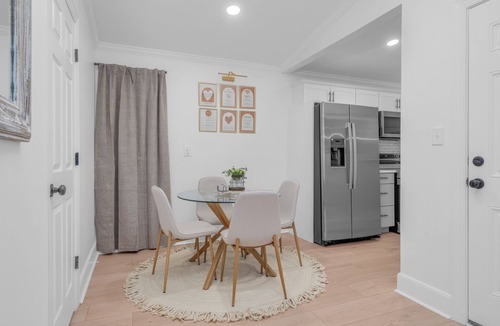 Rocky Mount House | Cozy Modern Haven – Family Friendly