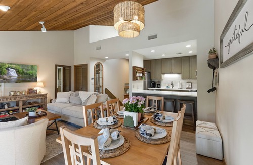 Sapphire Villa | Cozy Mtn Retreat minutes from Sapphire Valley Resort. Renovated. Pet Friendly!
