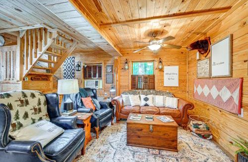 Roaring Gap House | Cozy Nature Escape! Roaring Gap Cabin w/Patio