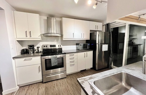 East Kildonan House | Cozy retreat in Winnipeg & a variety of great amenities nearby!