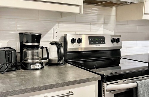 East Kildonan House | Cozy retreat in Winnipeg & a variety of great amenities nearby!