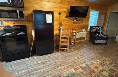 Farmville Cottage | Cozy Retreat is a quiet place to relax and enjoy nature.