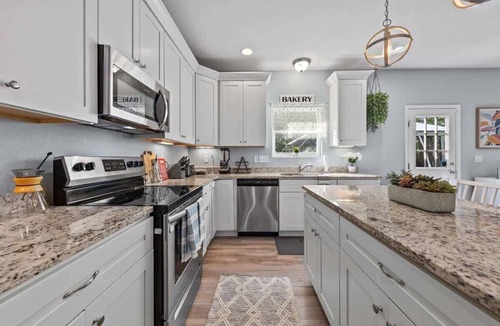 Norfolk - Virginia Beach House | Cozy retreat w/fire pit & BBQ grill