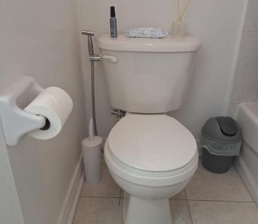 Thorncliffe Park House | Cozy Room in Vibrant Hub-20m to World Cup Stadium