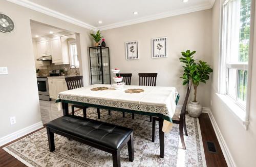 Willowdale House | Cozy Room North York Shared Bath Near Subway