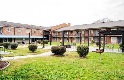 Sheffield Park Apartment | Cozy Studio Apartment with Free Wine in Lovely Charlotte