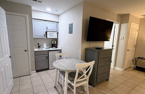 Calabash Apartment | Cozy studio in Gated Golf Community within minutes of beaches