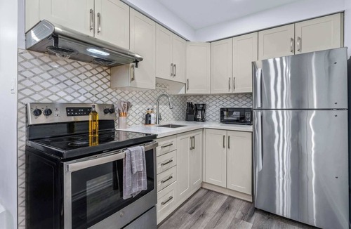Grange Park Apartment | Cozy Suite Little Italy near MAJOR INTERNATIONAL SPORTING EVENT event