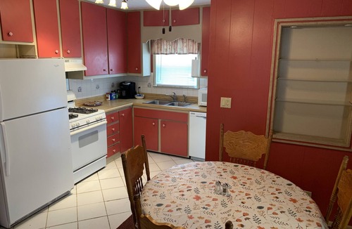 Lumberton House | Cozy Vacation Home