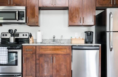 Music Row Apartment | CozySuites Music Row Stunning 2BR in Nashville 20