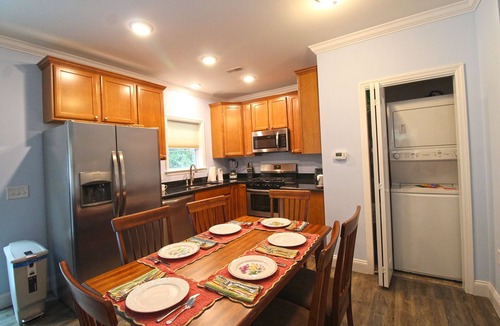 Bryson City Cottage | Creekside Delight Beautifully Equipped Creekside Cottage