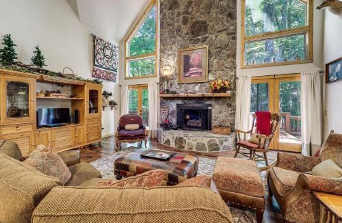 Bakersville House | Creekside Mountain Cabin in Rural Dark-Sky Country