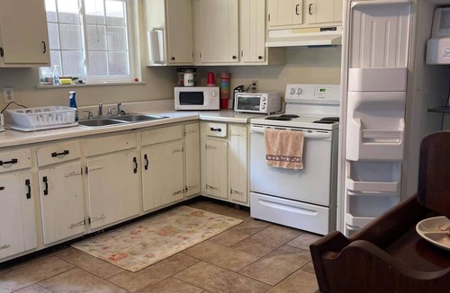 Robbinsville House | Creekside Mountain Home 4 bedrooms, 2 bathrooms
