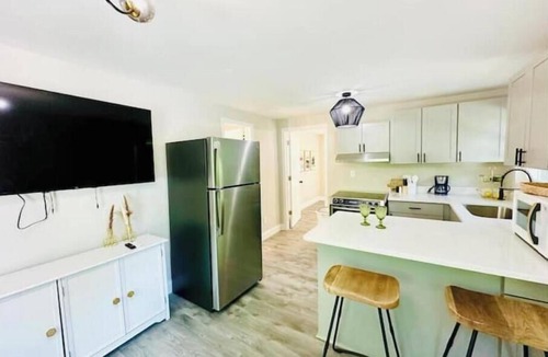 Sans Souci Apartment | Cute 1 BR with Fire Pit Near DT