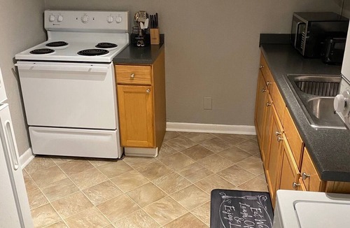 St Albans Apartment | Cute and Cozy Downstairs Apartment in St. Albans