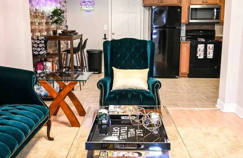 Villa Heights House | Cute Townhome with King & Queen Beds in Plaza Midwood-10 min drive uptown