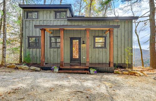 Mountain City House | Deck & Fire Pit: Mtn-View Cabin in Rabun Gap