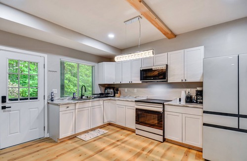 Banks County House | Decks & Forest Views! North Georgia Mtn Retreat