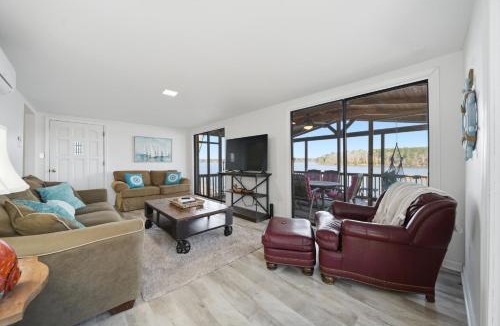 Leesville House | Deep Water Stays on Lake Murray