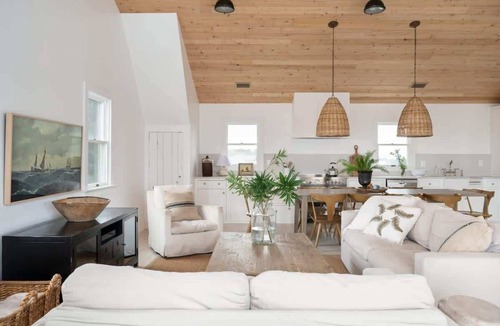 Ocean Hill House | Designer Cottage~New Pool, Hot Tub, Walk to Beach