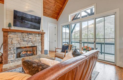 Bear Lake Reserve House | Direct Lake Access & Fire Pit: Tuckasegee Cottage!