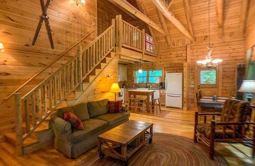 Jefferson Cabin | Discover Your Cool Escape - Hot Tub, WiFi, Creek Access & Pet Friendly