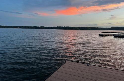 Clarksville House | Dockside Dreamz 2 with beach & dock