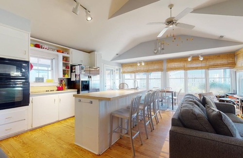 Isle of Palms House | Dog friendly beach home with fence,screened porch,sun deck,charcoal grill