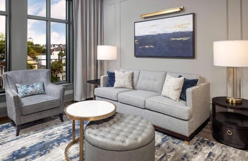 Ansonborough Hotel | Downtown Getaway w/Kitchenette l Near to South Carolina Aquarium - 0.3 mi Away