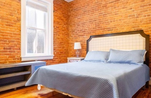 Roanoke Apartment | Downtown Roanoke Loft: Cozy, Marilyn Monroe-themed, perfect for a unique stay