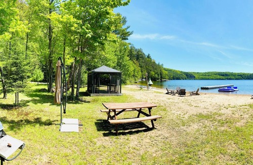 Dysart et al Cottage | Drag Lake Cottage | Private Sandy Beach | 300-Acre Forest | Canoes & Kayaks
