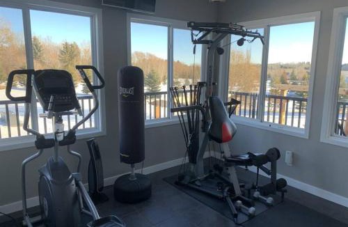 Sherwood Park House | Dragonfly Inn Walkout Suites