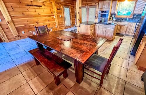 Grassy Creek Cabin | Dream Mountain Lodge