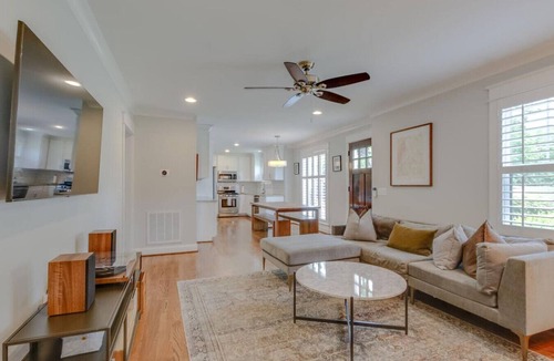 Inglewood House | East Nash Paradise | Peloton Bike | Cozy Hideaway