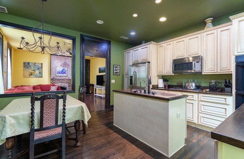 North Capitol House | Easy access to Taylor Swift, Broadway, CMAs & more