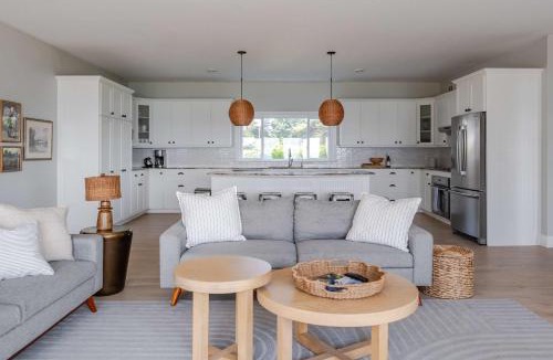 Consecon House | Edenshores - Pristine Waterfront