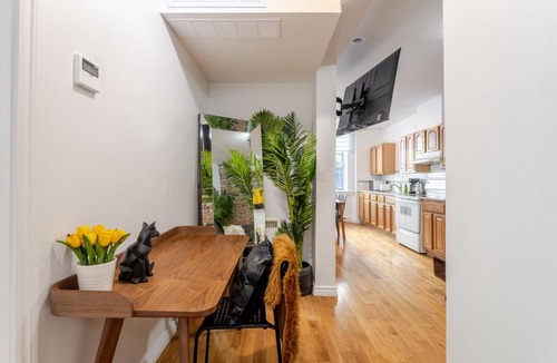 Shaughnessy Village Apartment | Elegant 4 Bedroom residence in downtown MTL