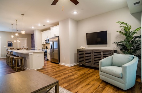 Bermuda Bay House | Emerald Star with Private Hot Tub, Near Beach and Wright Brothers Memorial!