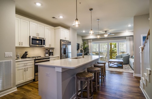 Bermuda Bay House | Emerald Star with Private Hot Tub, Near Beach and Wright Brothers Memorial!