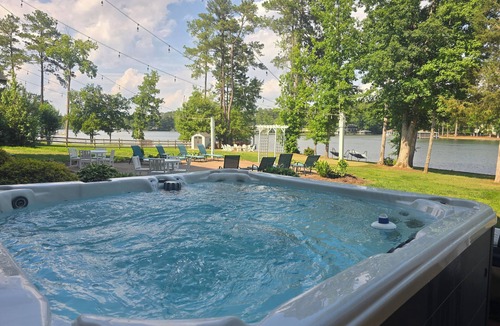 Timber Creek House | 🌅 Endless Summer- Movie Theater, Hot Tub and Game Rooms 🌅
