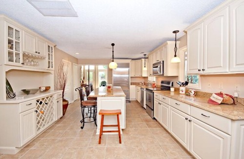 Lake Junaluska House | Enjoy a peaceful stay in the mountains of North Carolina at Lake Junaluska!