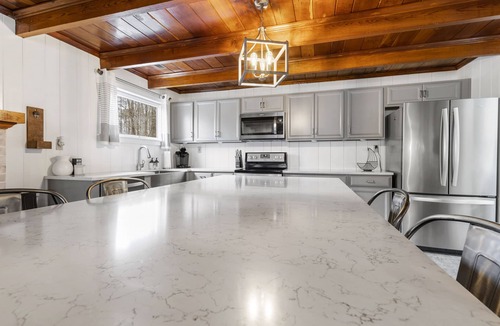 Pulaski House | Enjoy stunning lakefront views at our modern vacation home on Claytor Lake in Pulaski, VA