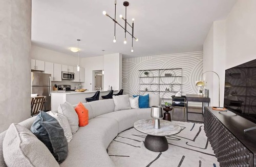 Sobro Apartment | Enjoy Vibrant Nashville | Rooftop Terrace & Modern Amenities | Top Spots Nearby