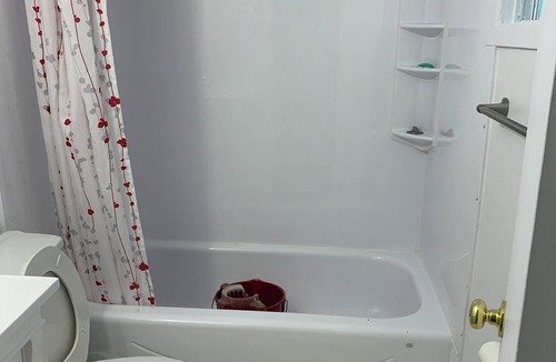 Hull Apartment | Entire apartment, Few minutes from Downtown Gatineau/Ottawa Parliament.