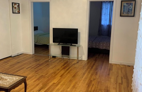 Hull Apartment | Entire apartment, Few minutes from Downtown Gatineau/Ottawa Parliament.