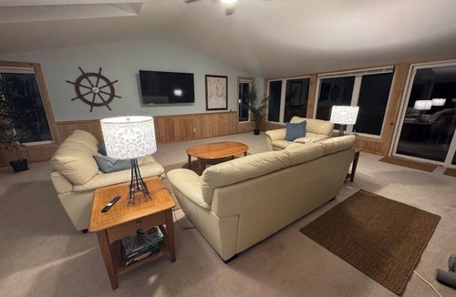 Mahone Bay Cottage | Entire home in Martins Point, NS