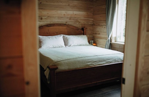 Strathcona Bed & Breakfast | Escape to Hestia's Nest wake to birdsong, soak beneath the trees and retreat.